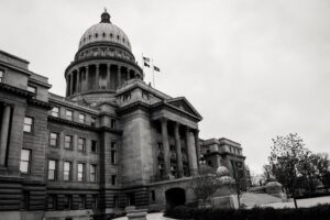 how much do bail bondsman make