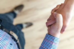 how does a bail bond business work