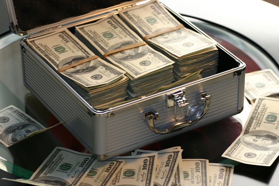 How do bondsman make money